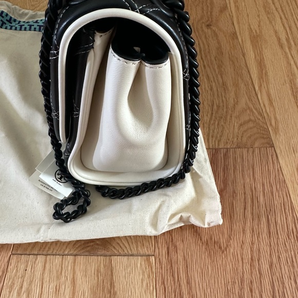 Fleming Soft Spectator Quilted  Leather Convertible Shoulder Bag. - Picture 7 of 11